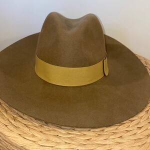 Brixton felt hat size small euc tan boho